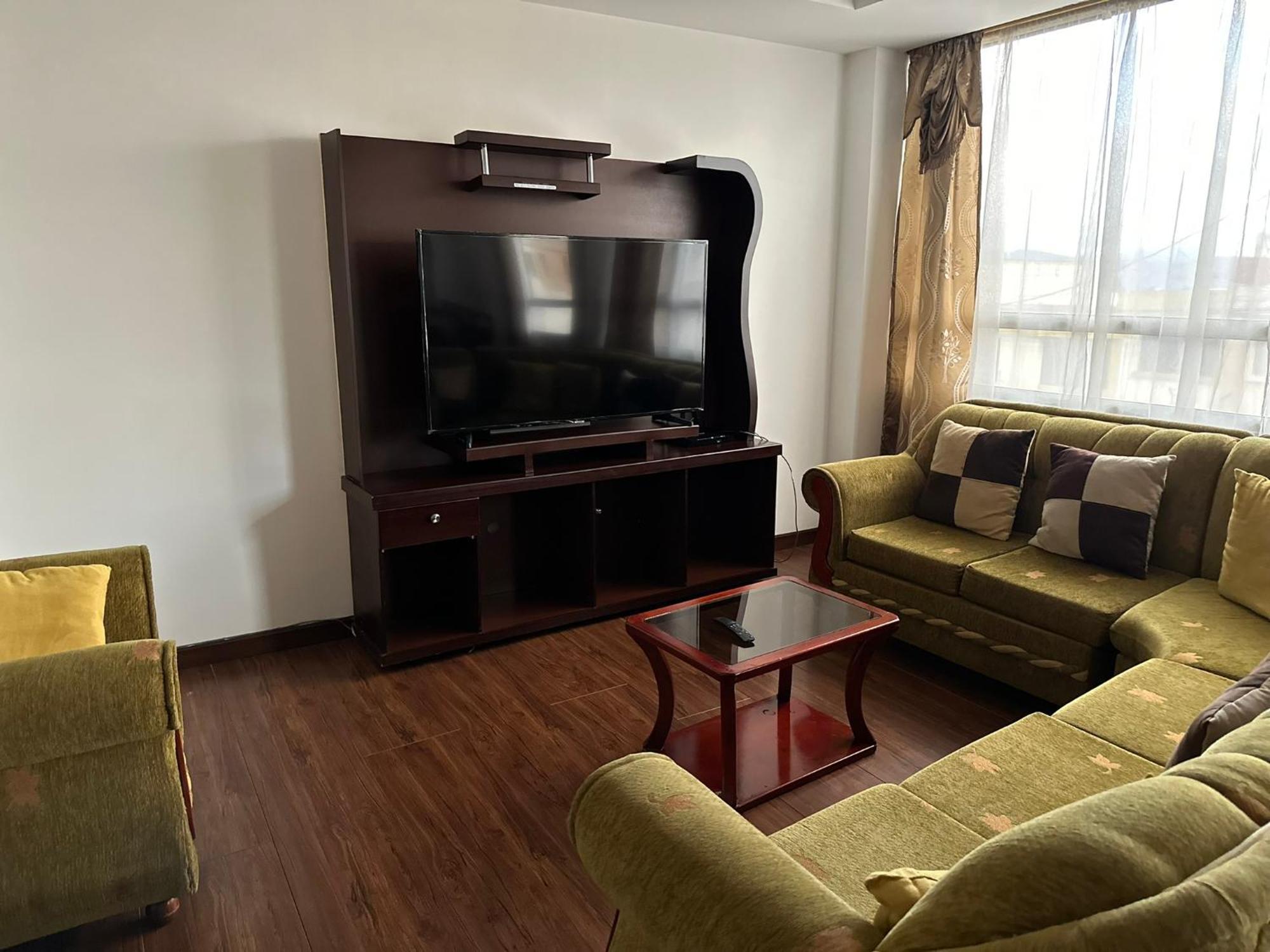 Instant Hotel - Departamento En Ambato Eksteriør billede