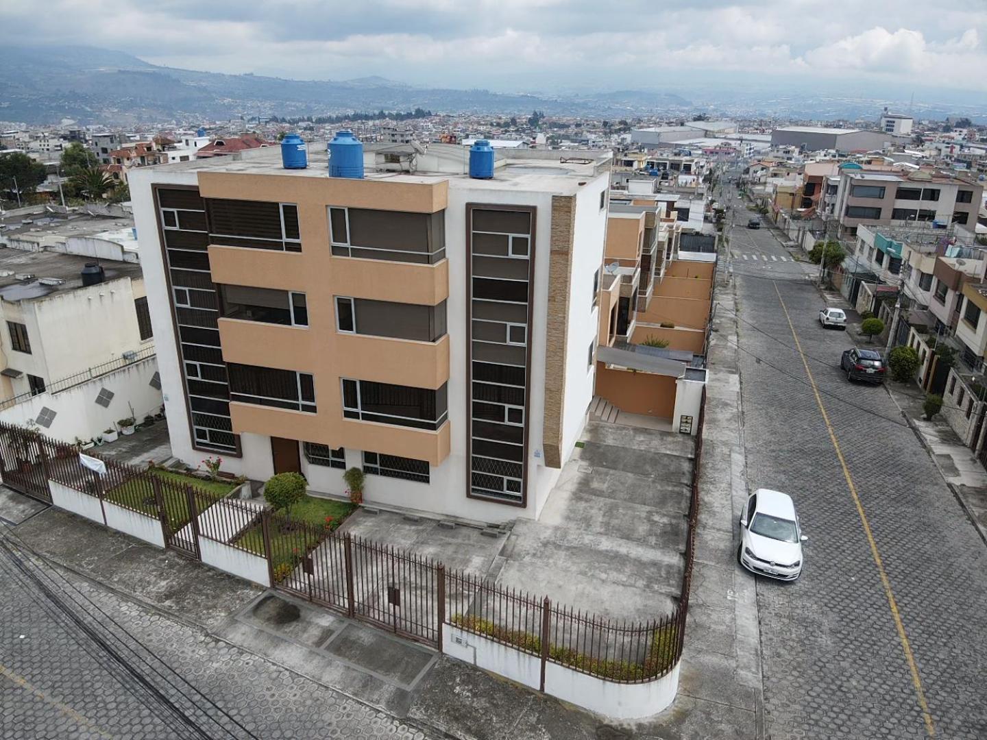 Instant Hotel - Departamento En Ambato Eksteriør billede