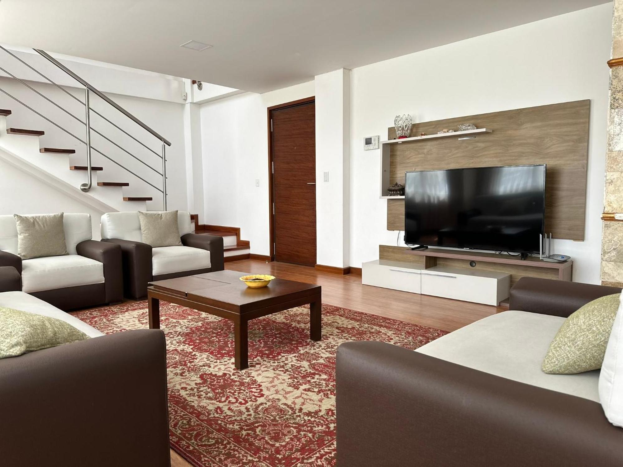 Instant Hotel - Departamento En Ambato Eksteriør billede