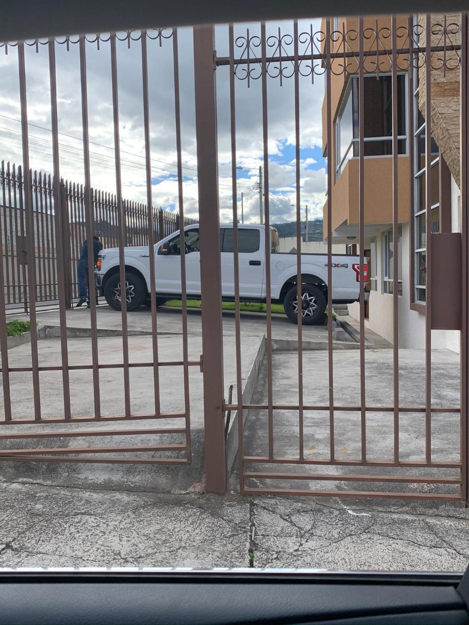 Instant Hotel - Departamento En Ambato Eksteriør billede