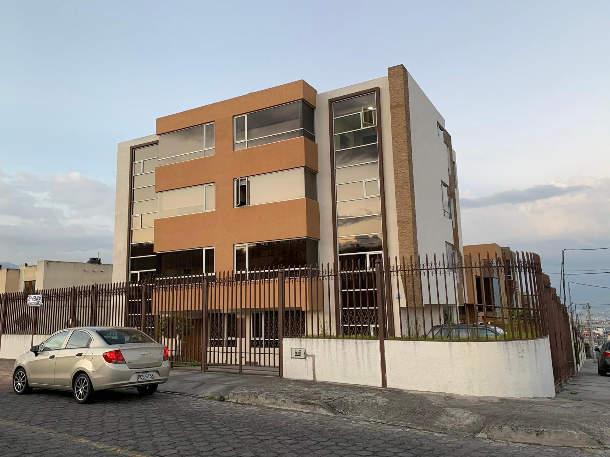 Instant Hotel - Departamento En Ambato Eksteriør billede